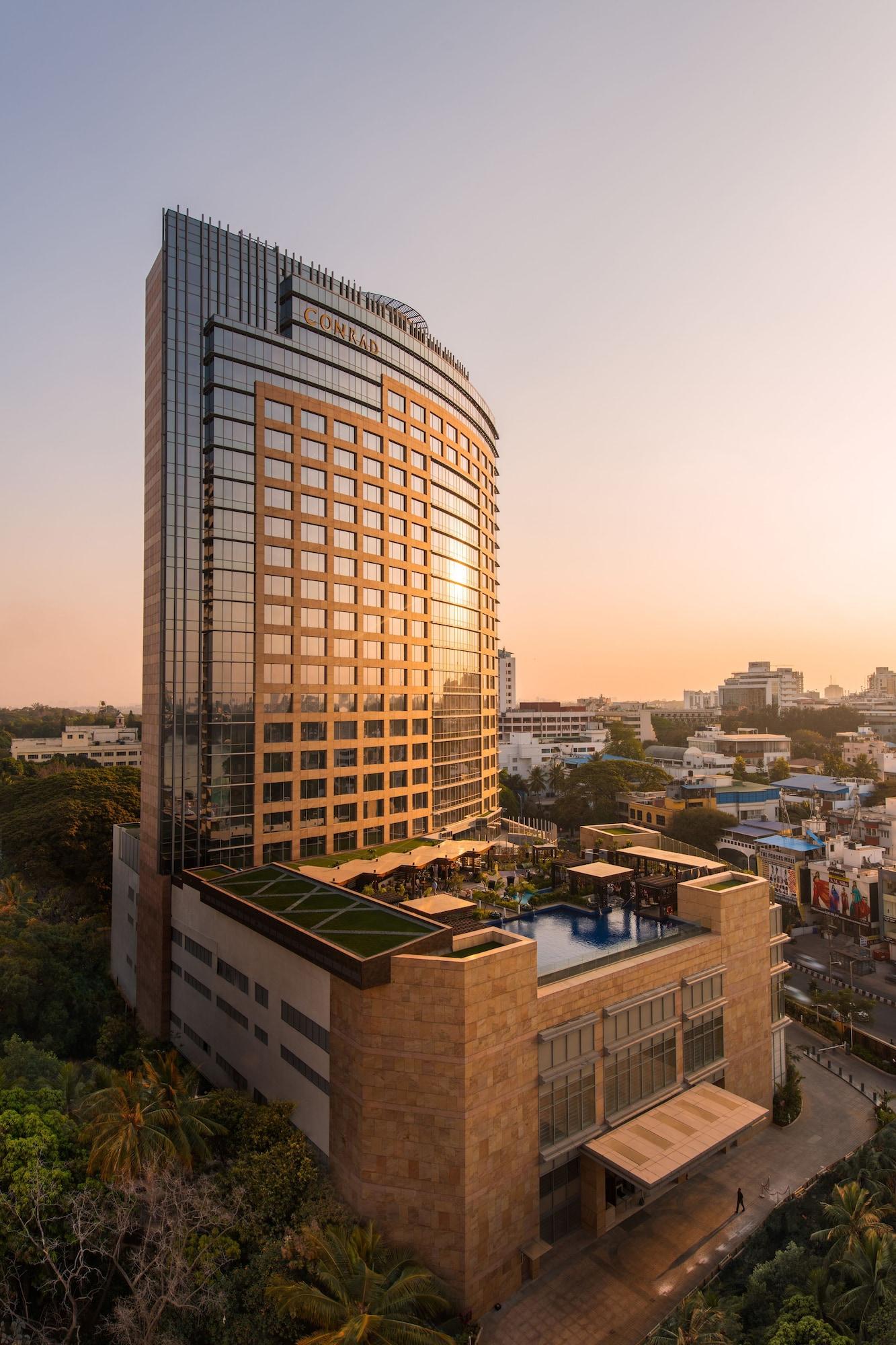 Conrad Bengaluru Hotel Exterior foto